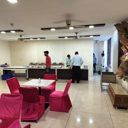 Hotel Luxuria ルディヤーナー エクステリア 写真