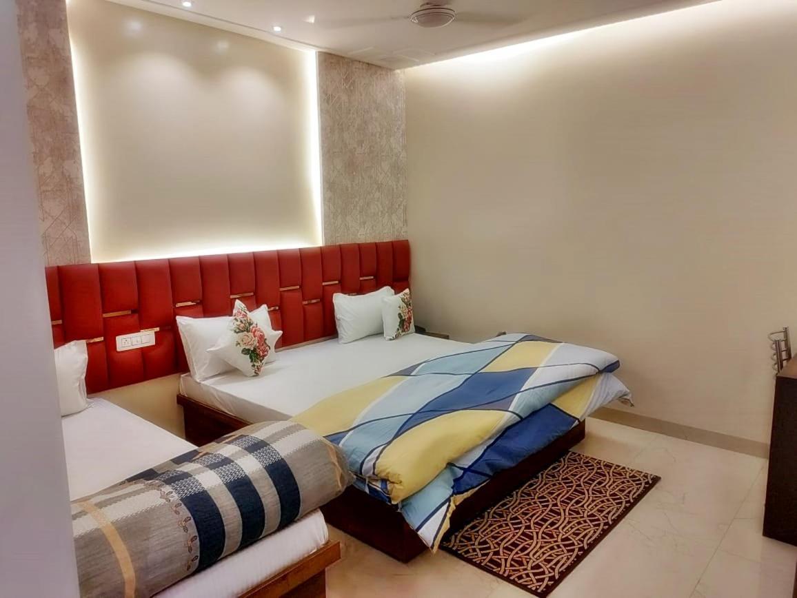 Hotel Luxuria ルディヤーナー エクステリア 写真