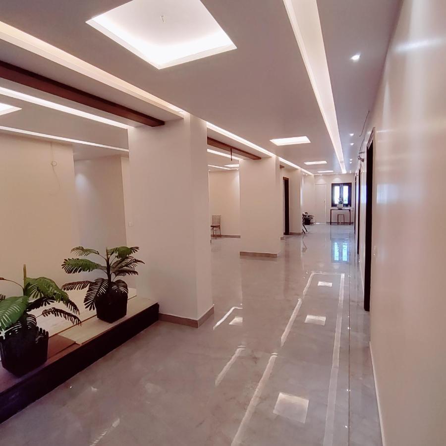 Hotel Luxuria ルディヤーナー エクステリア 写真