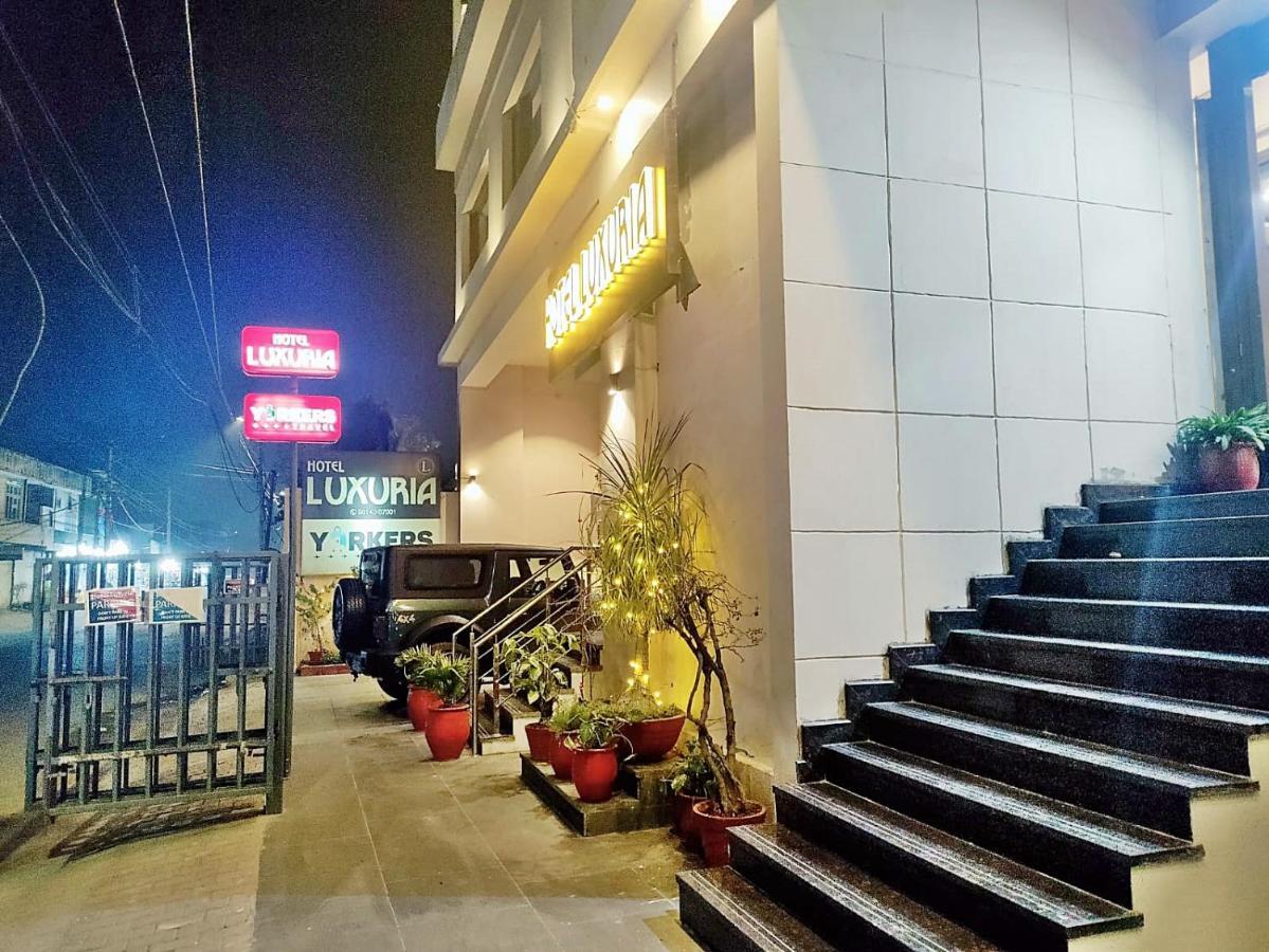 Hotel Luxuria ルディヤーナー エクステリア 写真