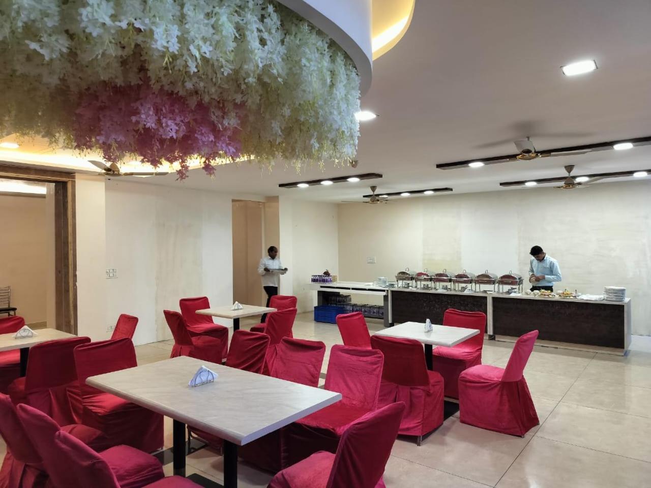 Hotel Luxuria ルディヤーナー エクステリア 写真